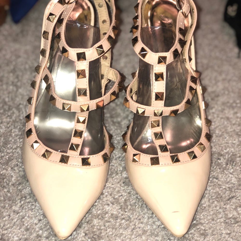 Pumps heels